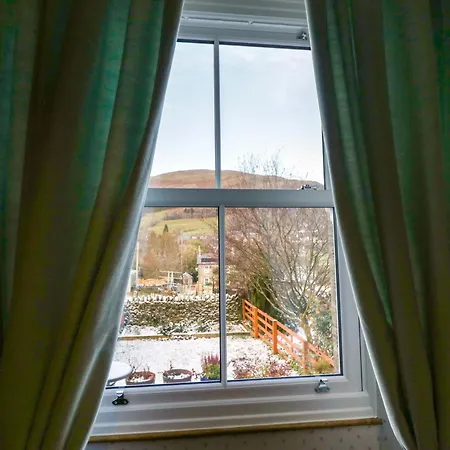 3 Mountain View